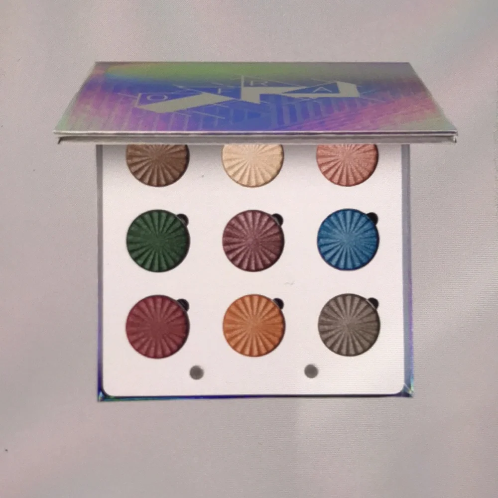 Ofra Glitch 2000 eyeshadow palette NWT NEW 🌷